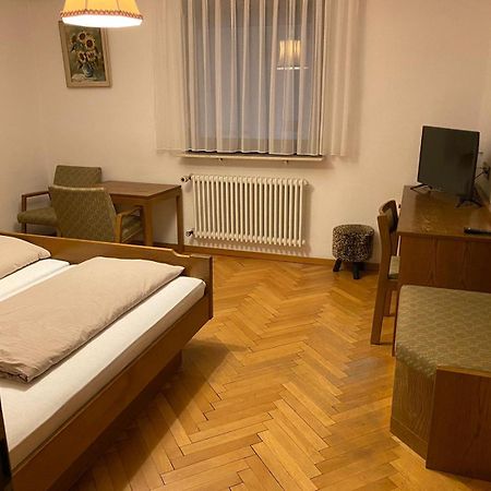 Restaurant Pizzeria & Fremdenzimmer Laquila Zum Adler Salach المظهر الخارجي الصورة
